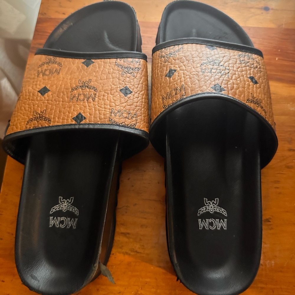 MCM WOMENS SLIDES